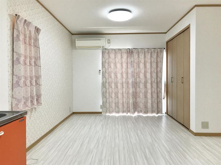 ドルチェヴィータ(Dolce Vita) Bの居間