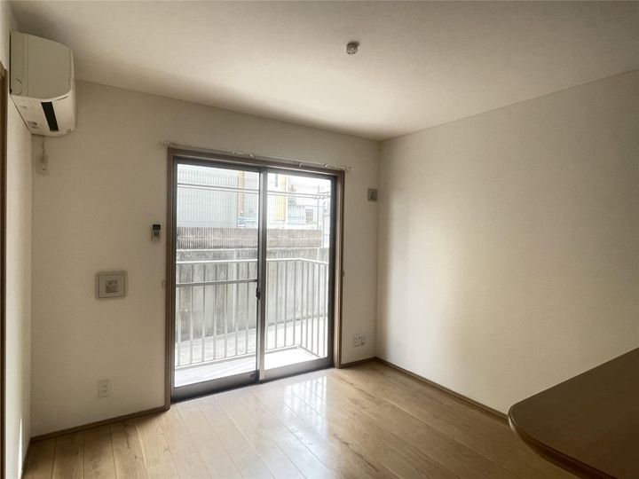 ディアコート郭内Aの居間