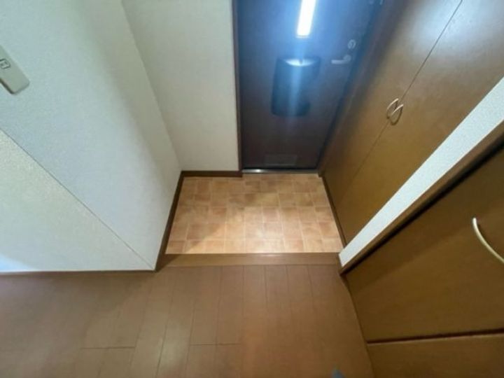 シャルムタウン開成 A棟の玄関