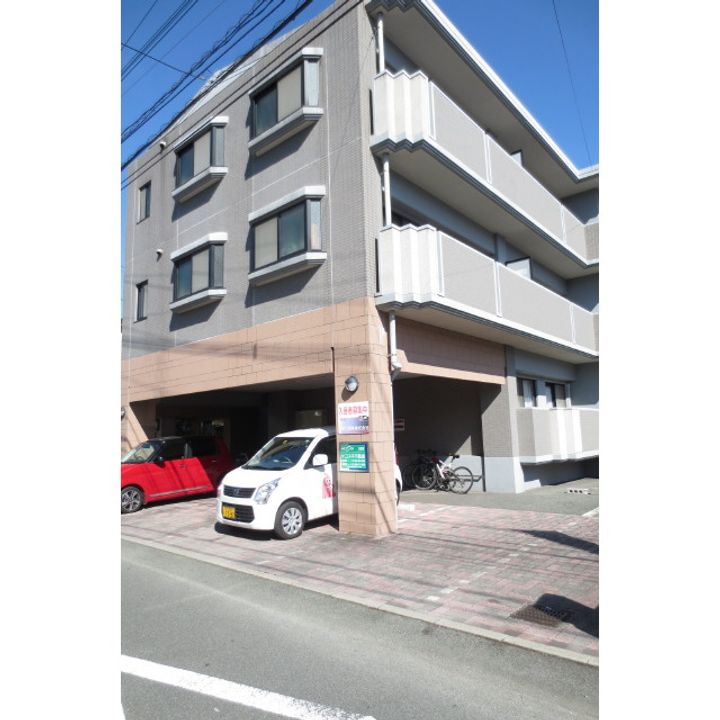 アルティーム参道の外観
