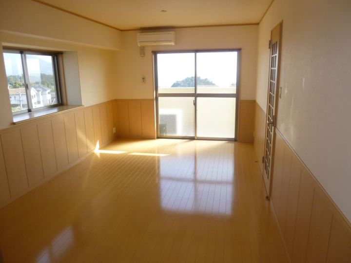 You.I ビルの居間