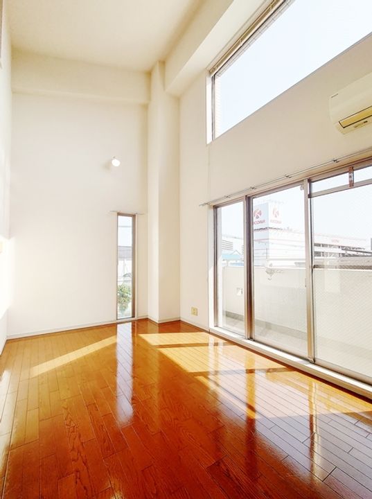 カーサスペリオーレ1の居間