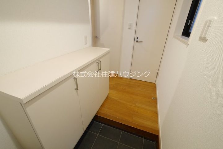東京都杉並区和泉4(一戸建)の賃貸物件の玄関