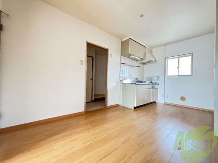 ロイヤルハイツ1の居間