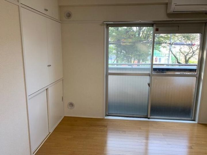 メゾンウエダの居間