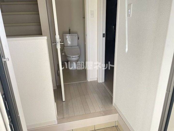 大阪府八尾市東山本新町6(一戸建)の賃貸物件の玄関