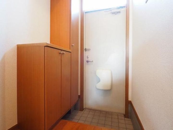 ハピネスIIの玄関