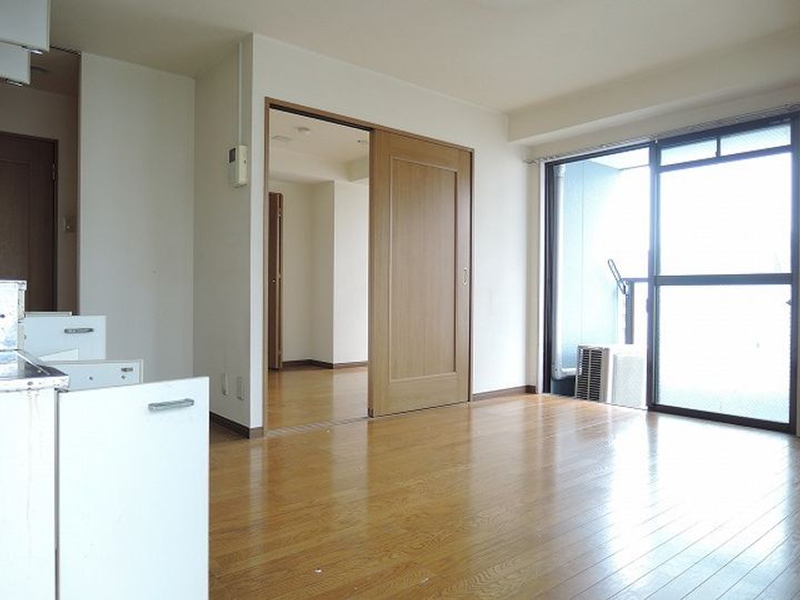 ハイムYNビルの居間