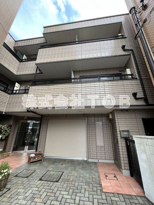 プラスクレールの外観