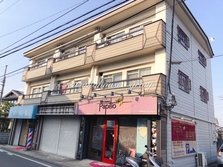 鈴木ビルの外観
