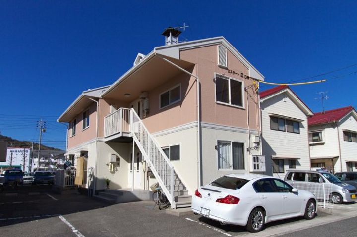 エステート広Dの外観