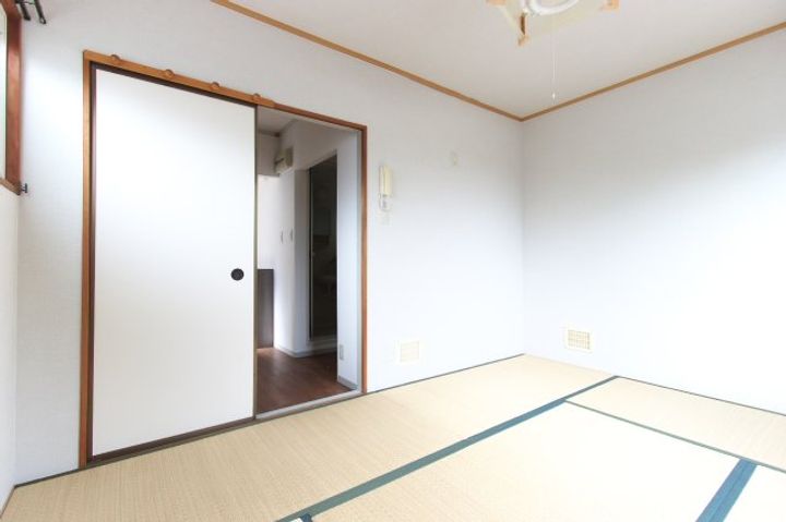 エステート広Dの居間