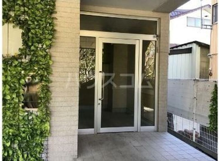 3スタービルの外観