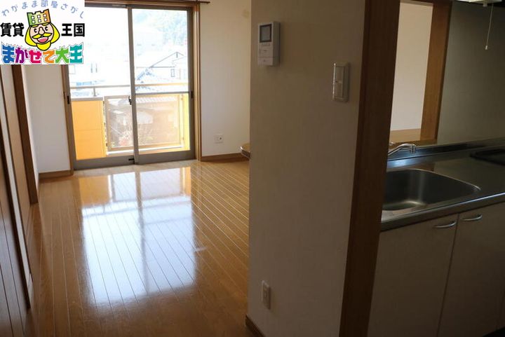 長崎県西彼杵郡時津町元村郷(マンション)の賃貸物件の居間