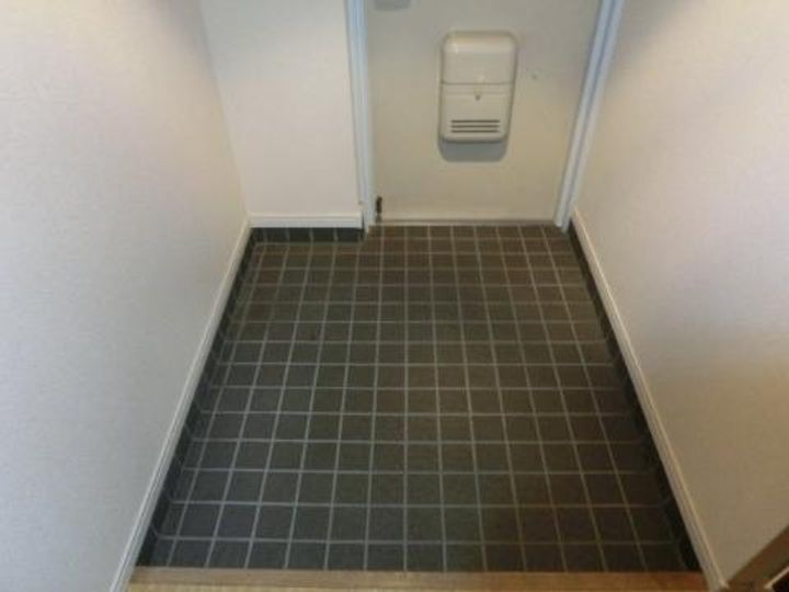 佐久間マンションの玄関
