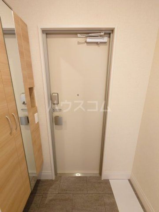 山梨県甲府市国母8(アパート)の賃貸物件の玄関