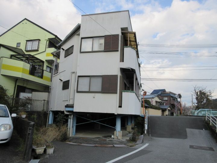 ひまわり荘の外観