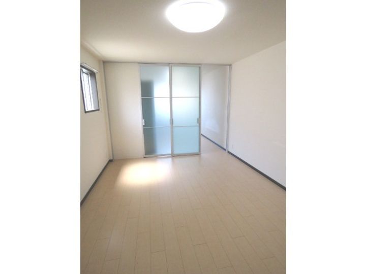 大阪府堺市北区北花田町3(アパート)の賃貸物件の居間