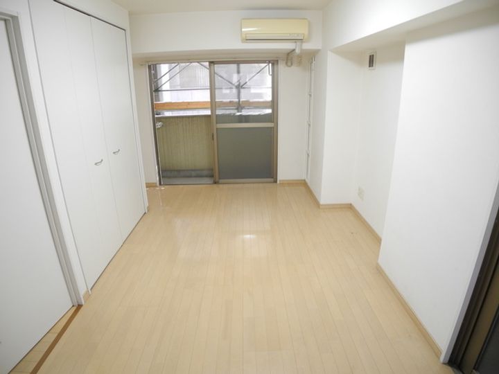 グリーンコート樺島の居間