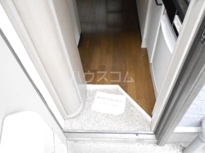 ネオステーションプラザ白楽の玄関