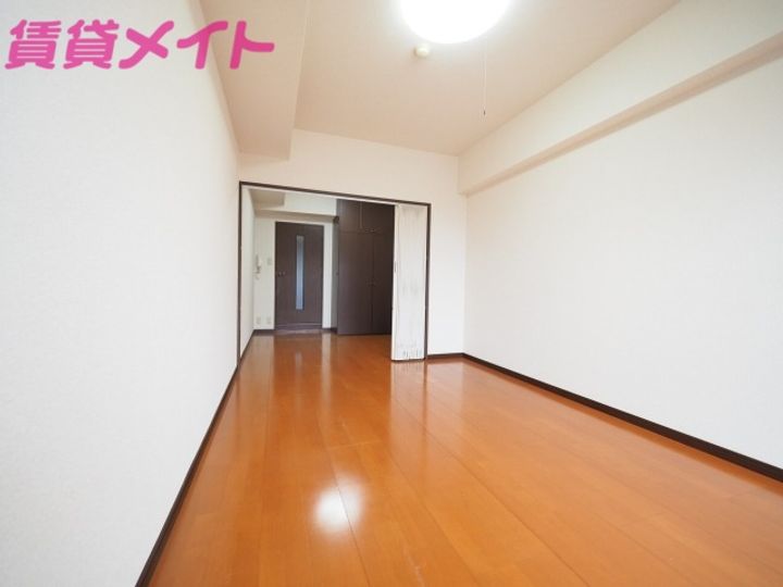 KURIMAマンションの居間