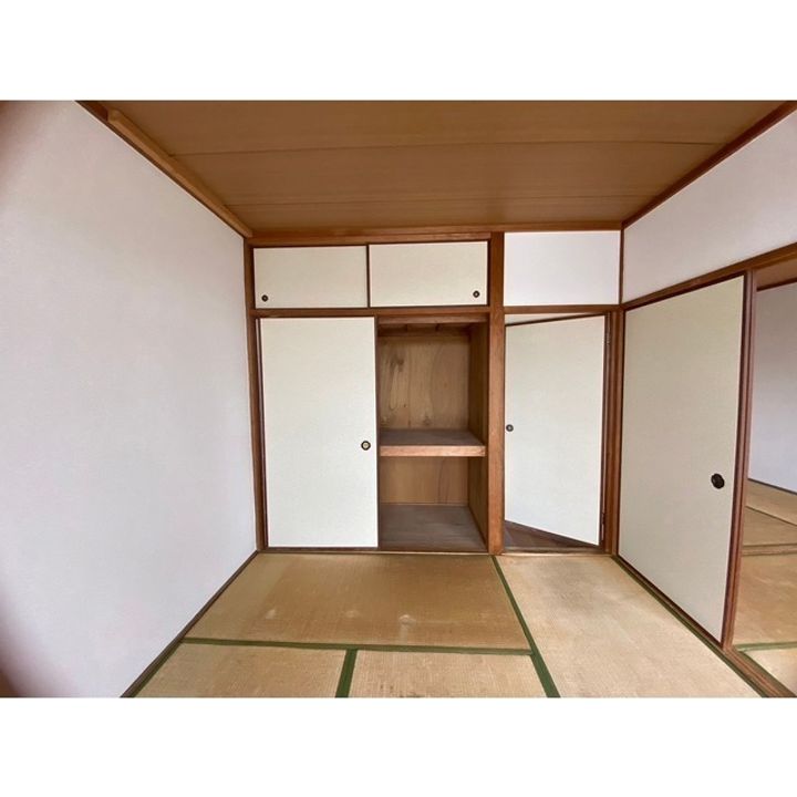晃和ビルの内装