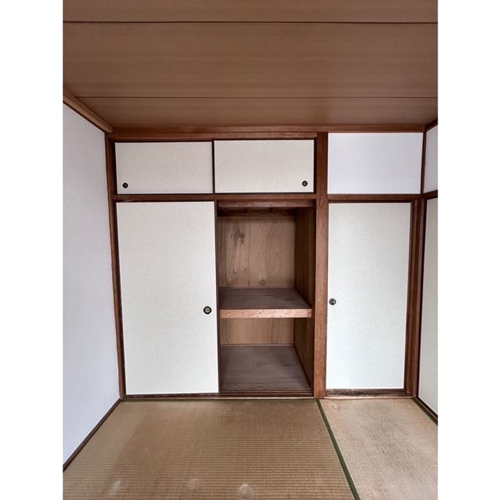 晃和ビルの内装
