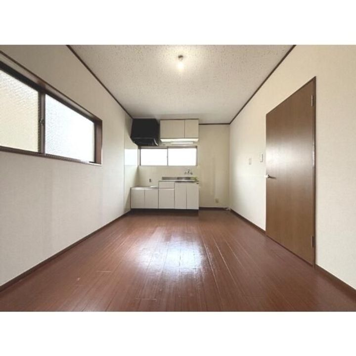 リバーサイド本多の居間
