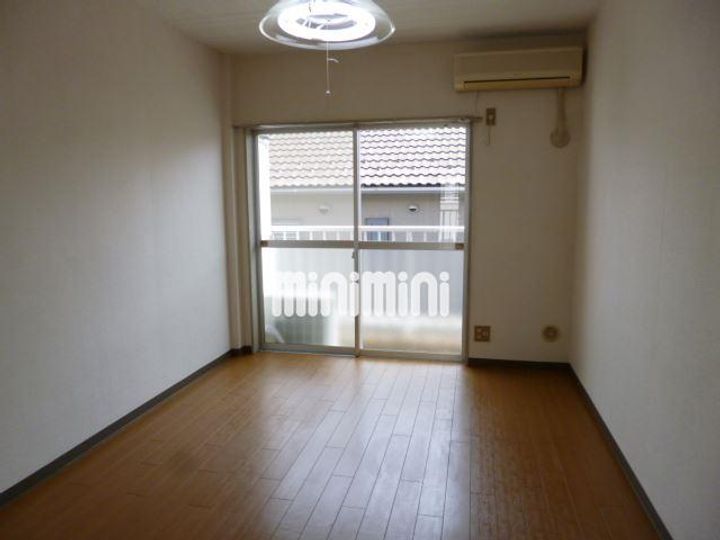 アーシャンの居間