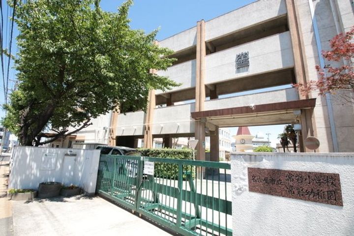 シェソワ蔦元の周辺