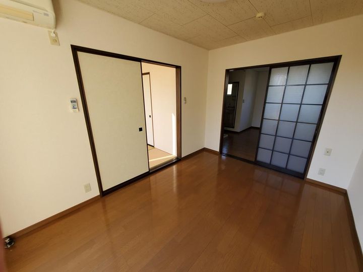 ストークハイツ吉成の居間