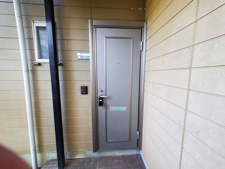 ストークハイツ吉成の玄関