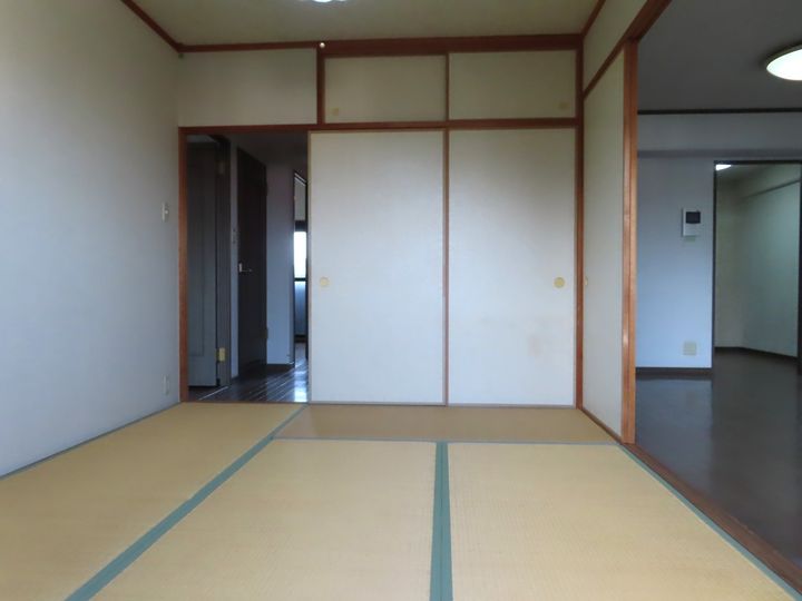 ダイアパレスローズガーデン光南の居間
