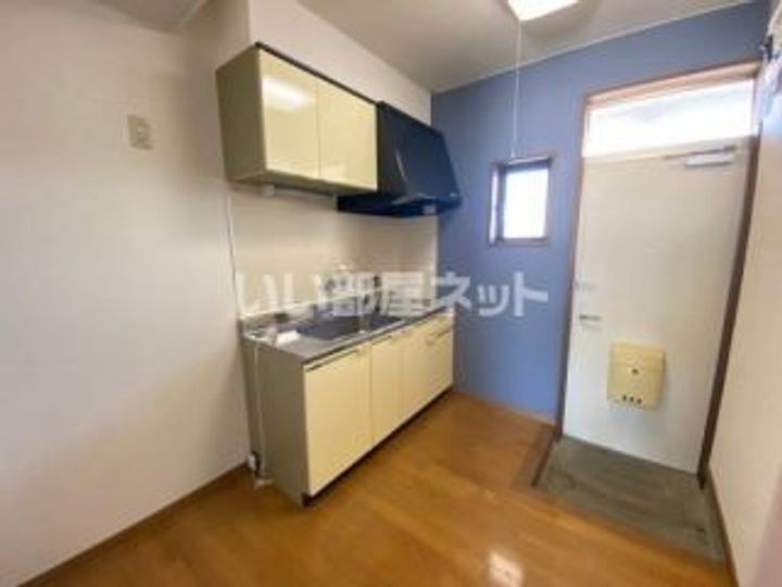 新潟県長岡市西津町(アパート)の賃貸物件の玄関