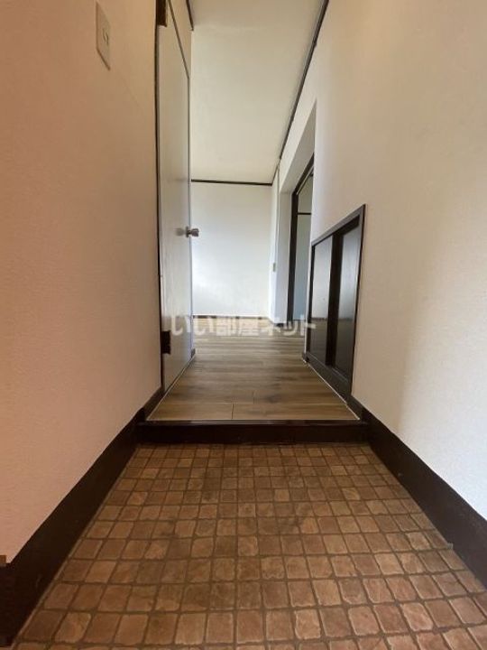 和歌山県和歌山市北出島(マンション)の賃貸物件の玄関
