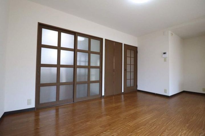 ソレイユ本郷アネックスの居間