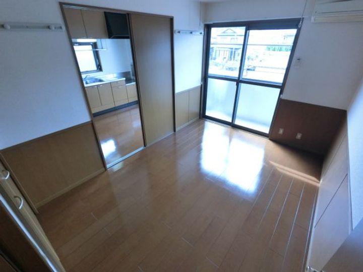 群馬県高崎市八千代町3(アパート)の賃貸物件の居間