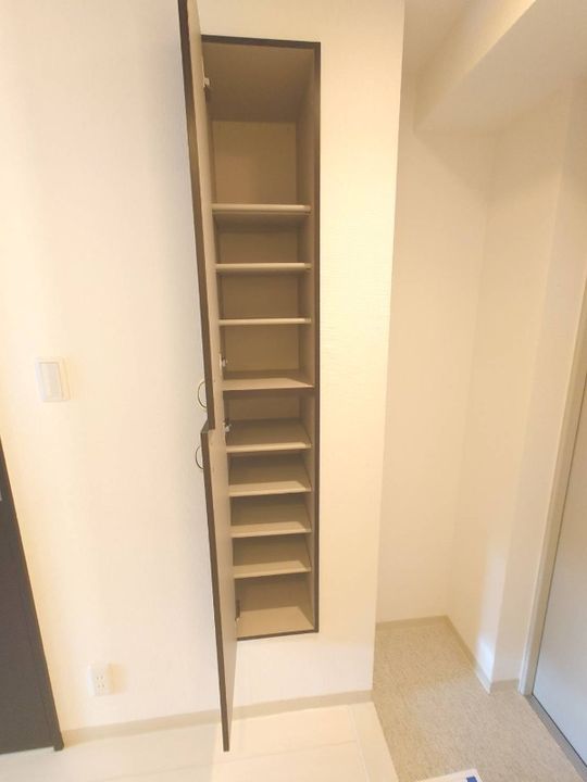 大阪府堺市北区東三国ヶ丘町5(マンション)の賃貸物件の玄関