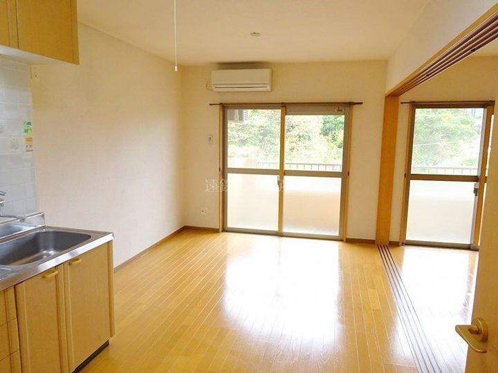 グロワールの居間