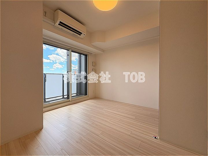 レジディア笹塚IIIの居間