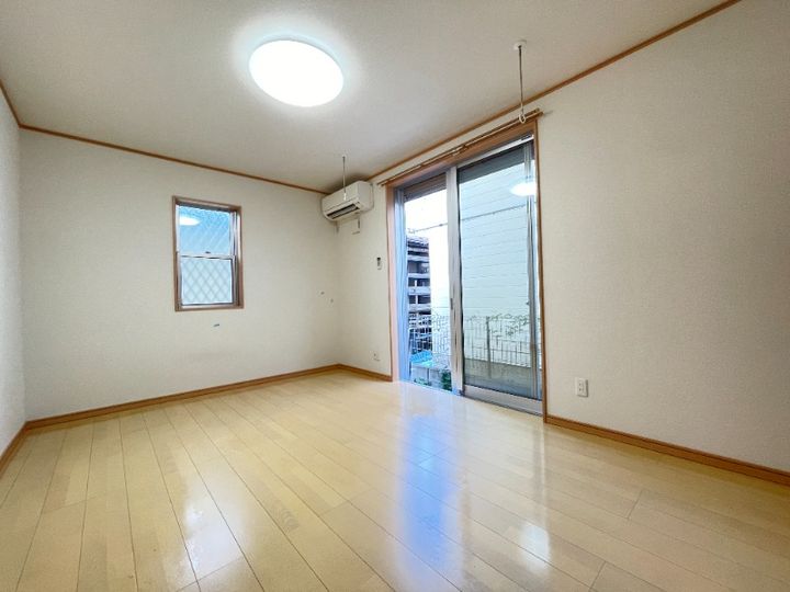 フィレンツェ明神町の居間