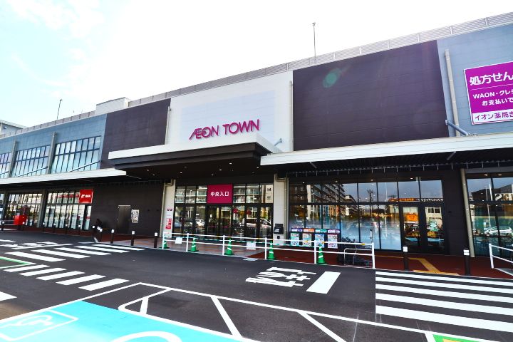 埼玉県吉川市中曽根2(アパート)の賃貸物件の周辺