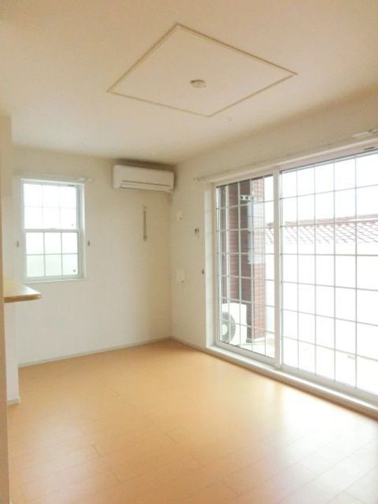 オリーブ・ハウスの居間