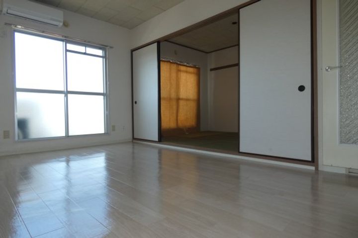 ドルチェ武蔵野の居間