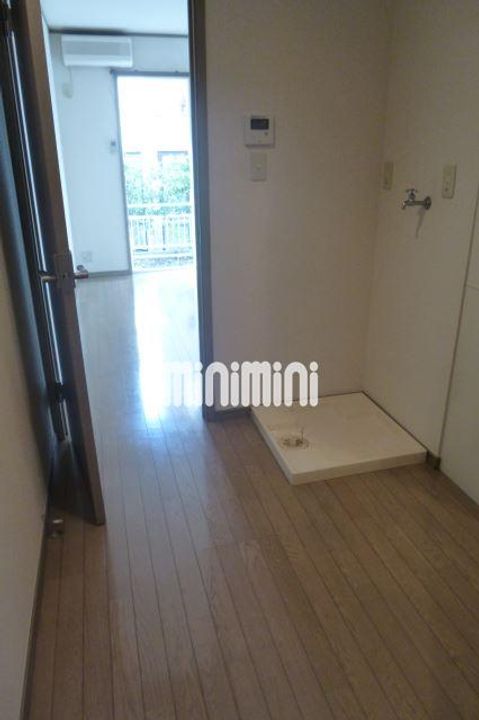 コーポシスルの玄関