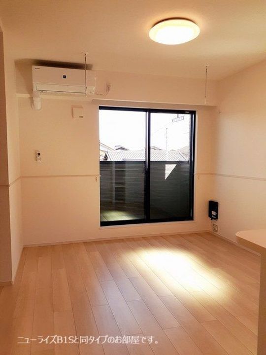 ブライト守山の居間