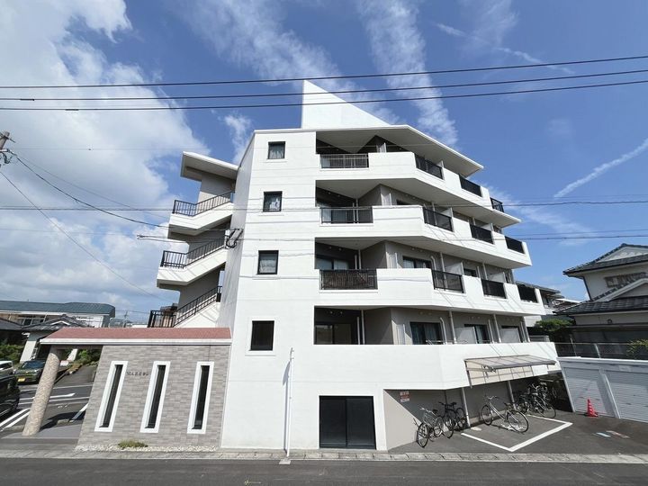 MARE谷山の外観