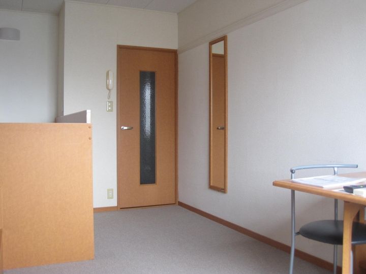 レオパレスコスモスIIの居間