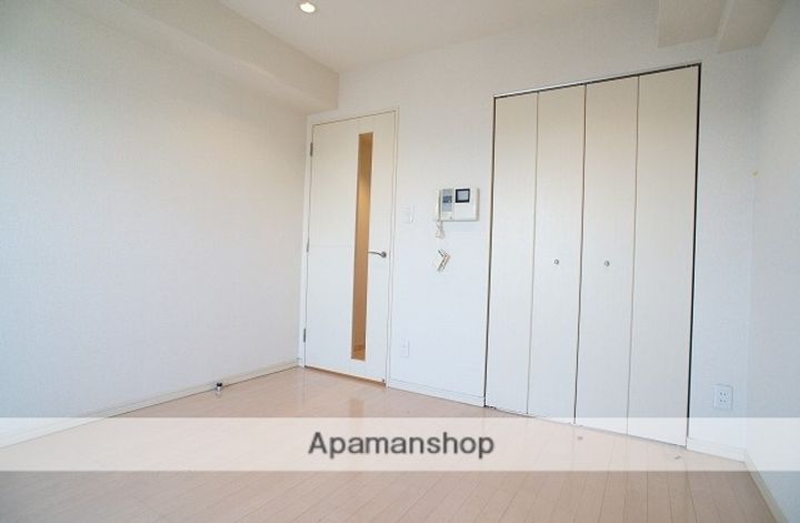 神奈川県横浜市西区浜松町(マンション)の賃貸物件の居間