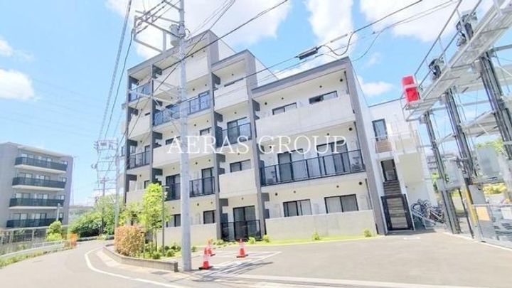 LOC′S SHINYURIGAOKAの外観